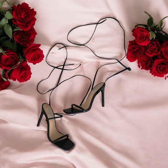 STEVE MADDEN Black Leather Lace Up Sandals Heels Size 9 - Picture 1 of 7